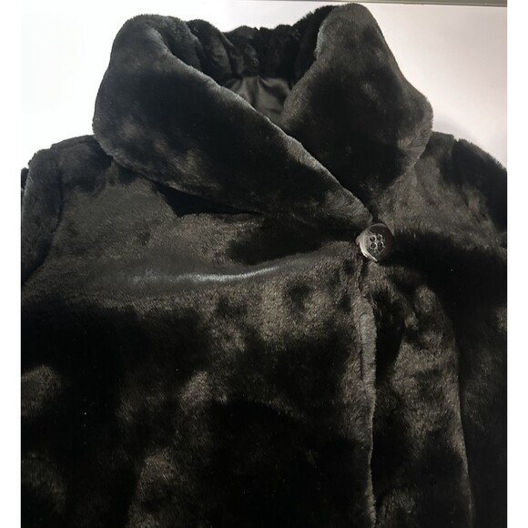 Women’s  Jones New York Faux Fur Jacket Beautiful Black Coat Button Size Small - Picture 8 of 11